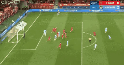 河南队4次中框，一个好球被吹，一个点球漏判，本来是一场大胜。唐顺齐的三次判罚真让