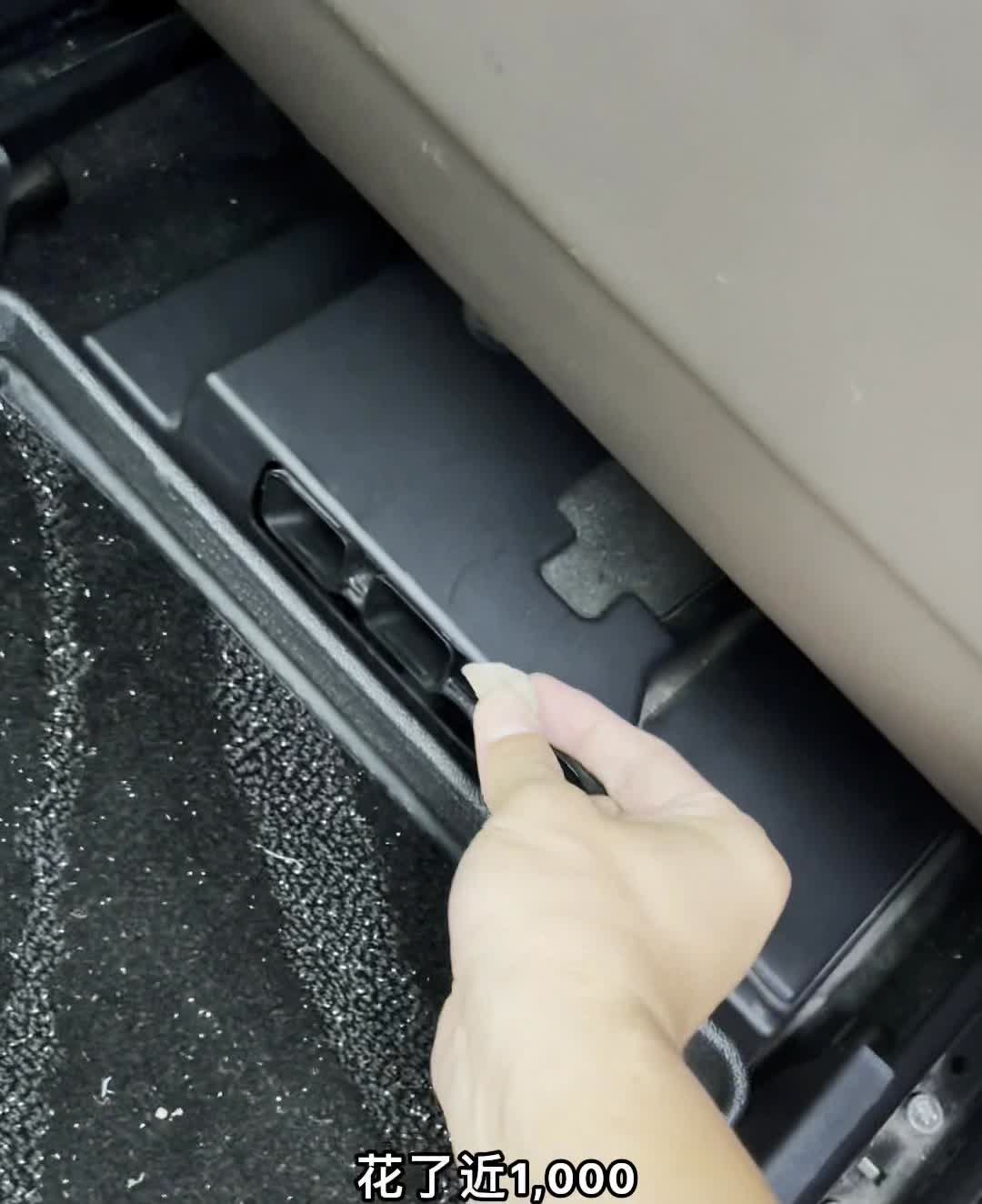 给所有比亚迪车主紧急预警。就这么一颗小石子花了近1000。比亚迪的设计师你来