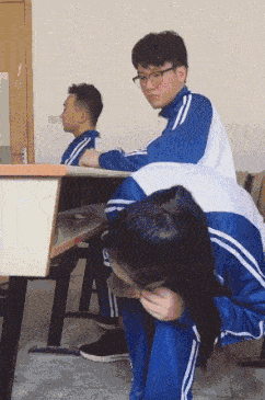 搞笑gif: 等新娘赢了再嫁, 输了就不嫁了, 什么良辰吉日, 都给我等