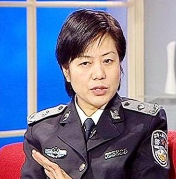 犯罪心理学专家李玫瑾说：“凡是对父母冷漠不孝、百般嫌弃，甚至啃老吸血的人，不管他