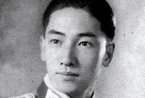 1941年蒋纬国风风火火地找到戴季陶，询问亲生父亲到底是谁？戴季陶没有直面回答，