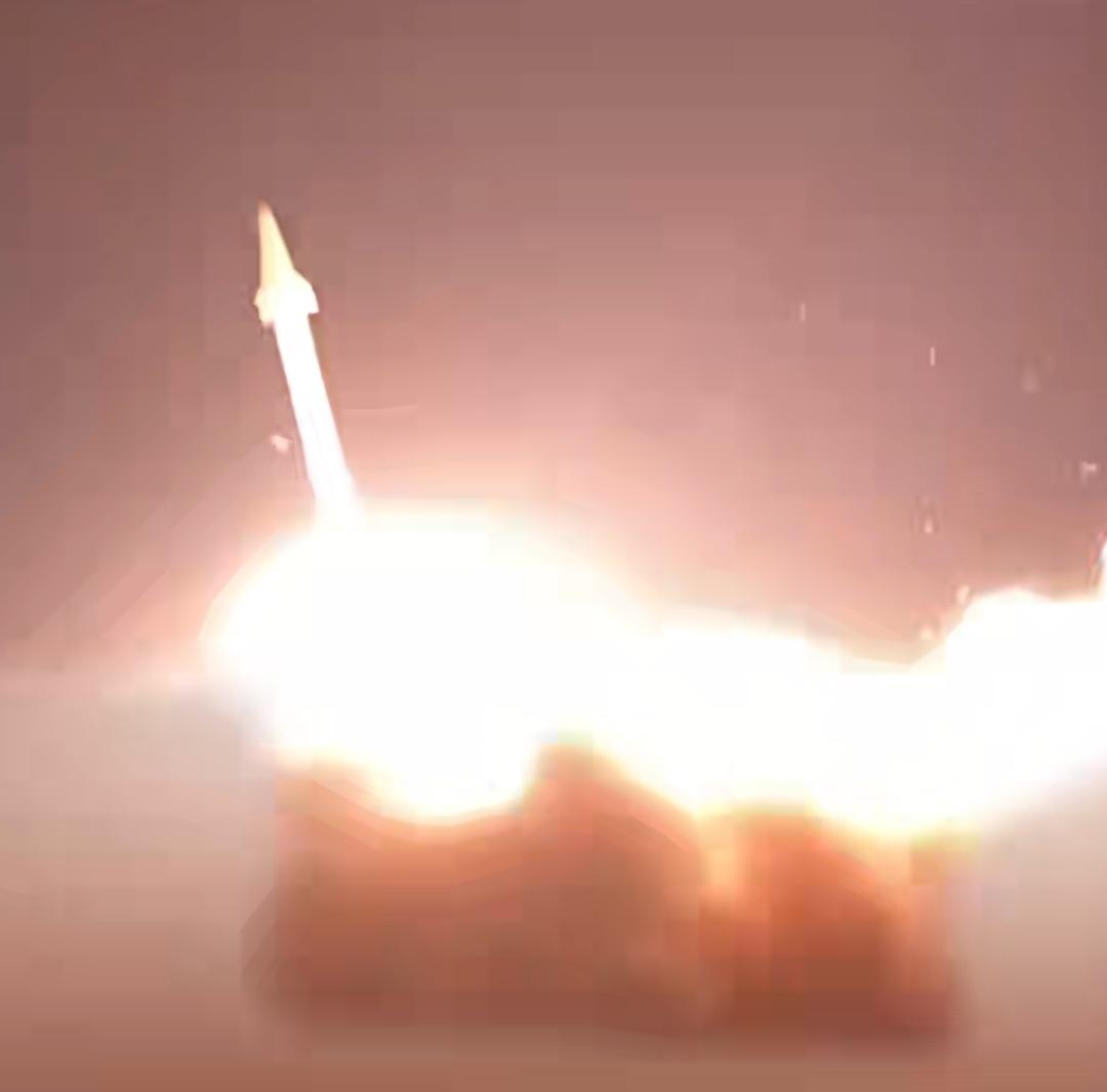 美以空袭伊朗，俄罗斯看呆了？美以伊互袭大战9天，展示了什么是现代战争。美以战