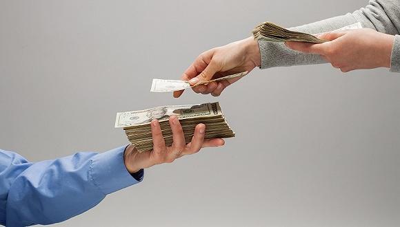 牌照在重庆，债在全国。蚂蚁小贷的牌照就是在重庆落地的，后来才有花呗借呗。这话