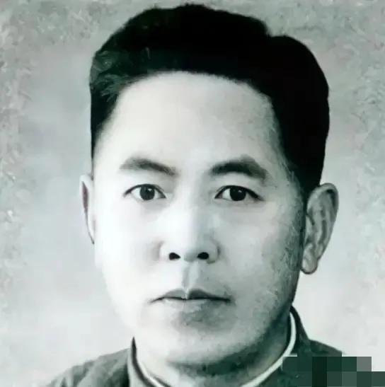 1944年，浙江土匪头目王鼎山，派出2名女土匪来到浙东抗日根据地，竟然希望新四军