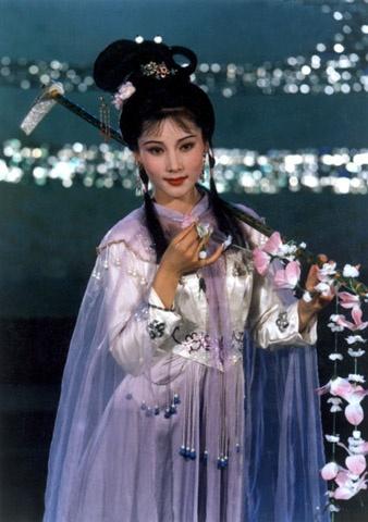 87版《红楼梦》，导演王扶林一眼就刷掉何赛飞，说她身上有股邪气，这导演的眼光，