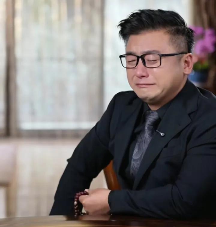 稍稍平复的心情，又不行了，主持人沈南去苏州送了好兄弟最后一程。他与妻子驱车而行，