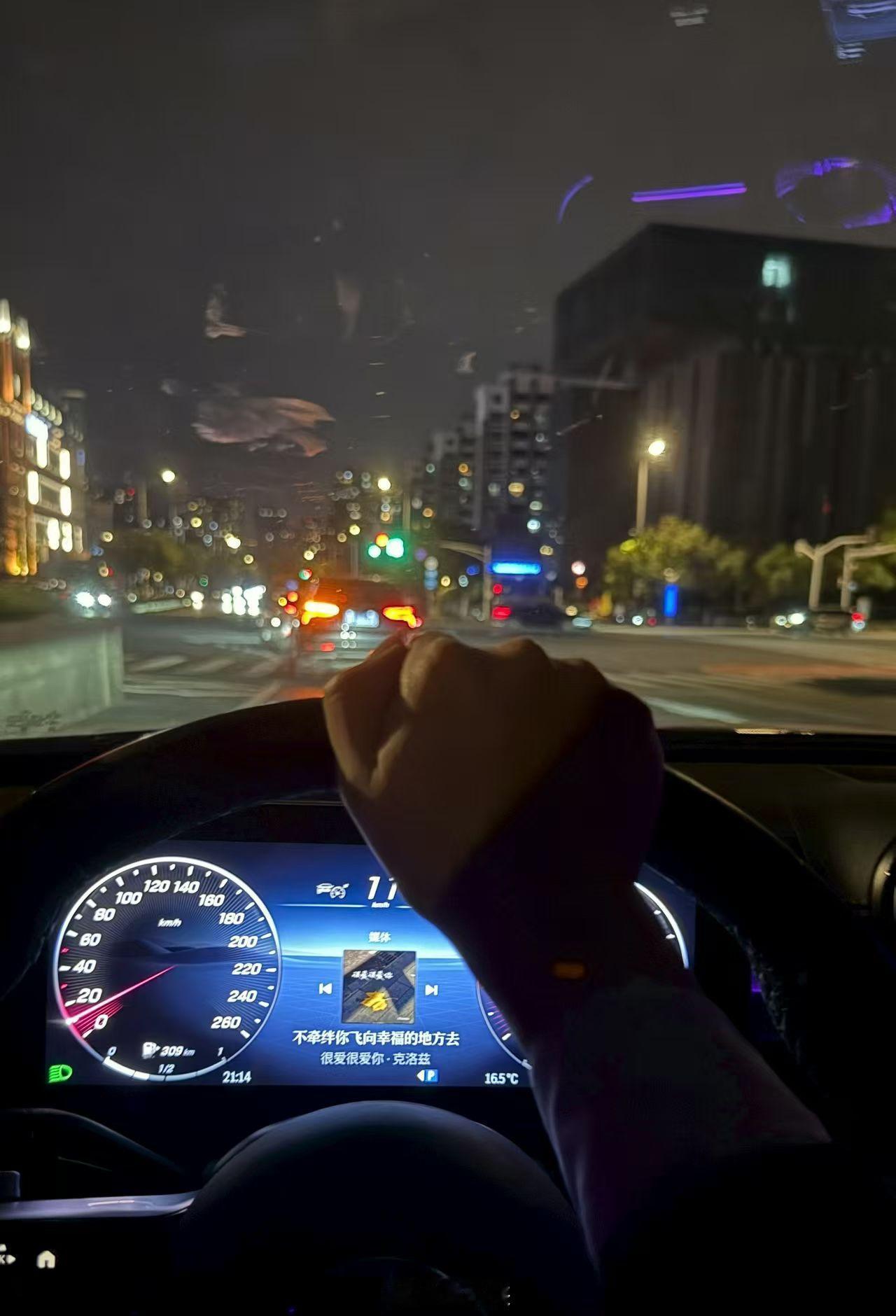 都是夜归人[doge]​​​