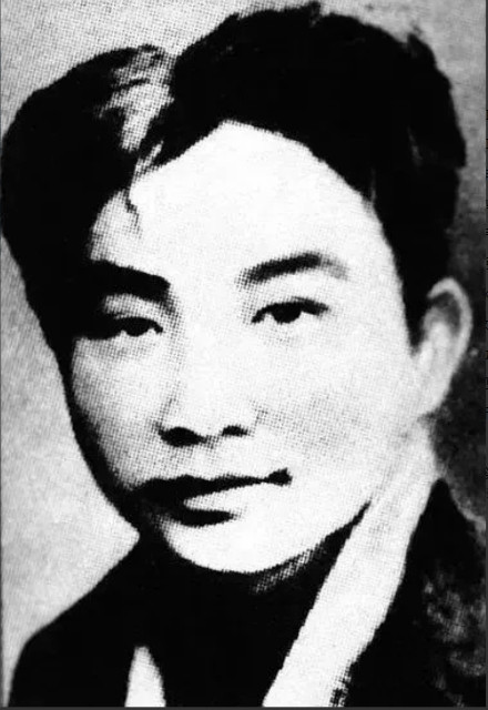 1935年，地下党员林青和刘茂隆被捕，敌人准备杀了他们。行刑前，一个看守对两人说