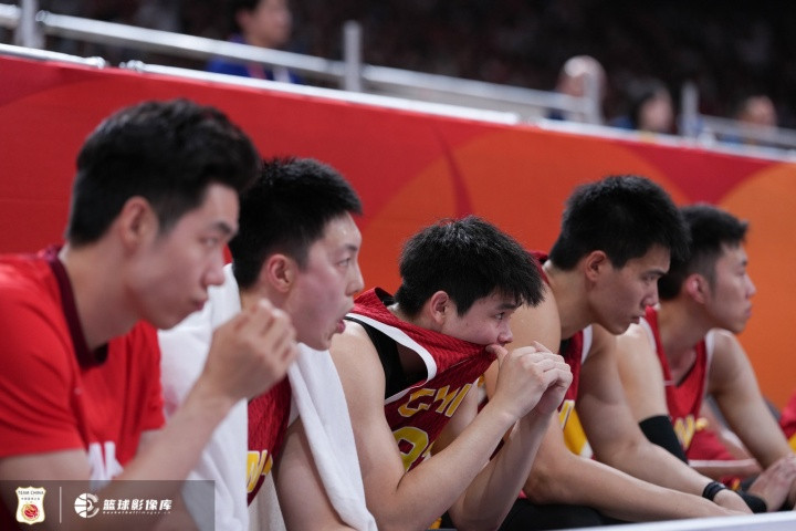 杨毅: 苏群说亚运会该派二队或青年队去 现在看可能他说对了