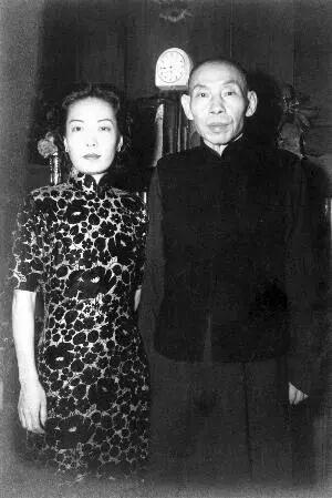 杜维善回忆我的庶母孟小冬十三二姐美霞是孟小冬义女，抗战时便去北平陪她