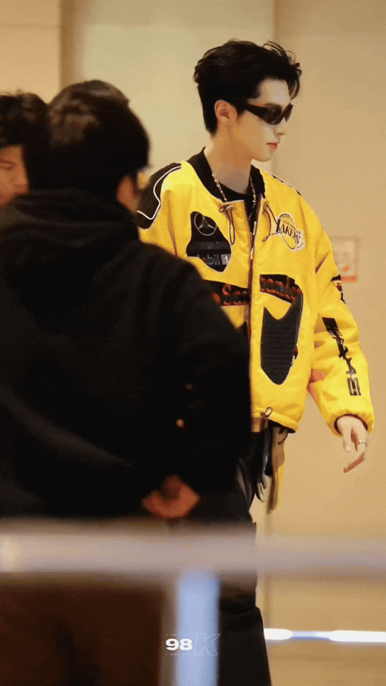 帅是天生的！王鹤棣王鹤棣超话王鹤棣宇宙闪烁请注意宇宙闪烁请注意