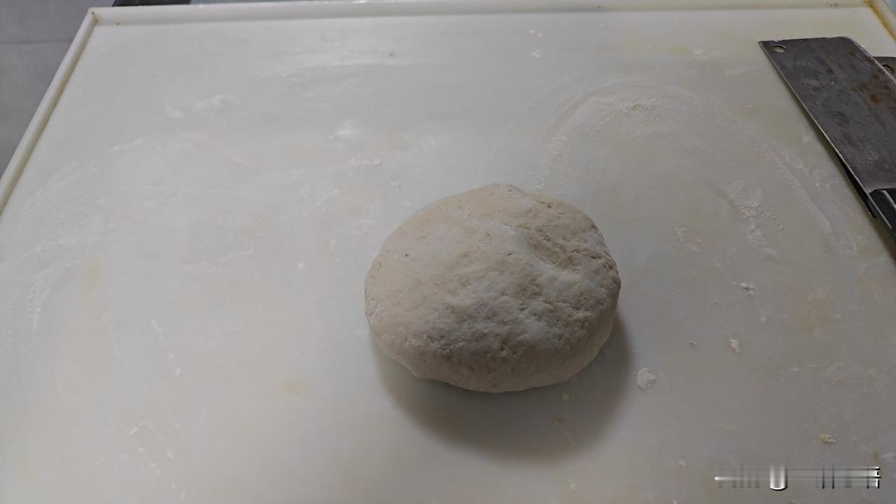 我觉得百岁老人都是天选的长寿人！现在的人，生活条件越来越好了，人们都非常注意养