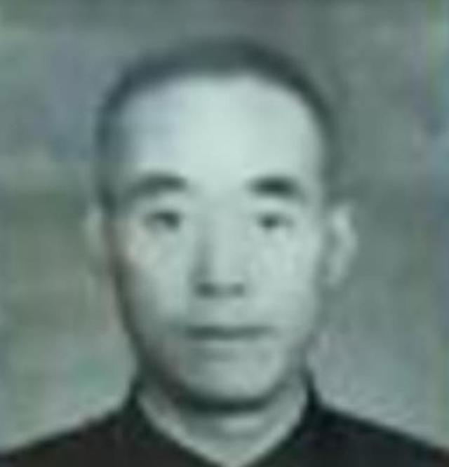 1952年，黄冈的群众揭发：“地主林庆佛作威作福，长期霸占他人的老婆，应该严肃处