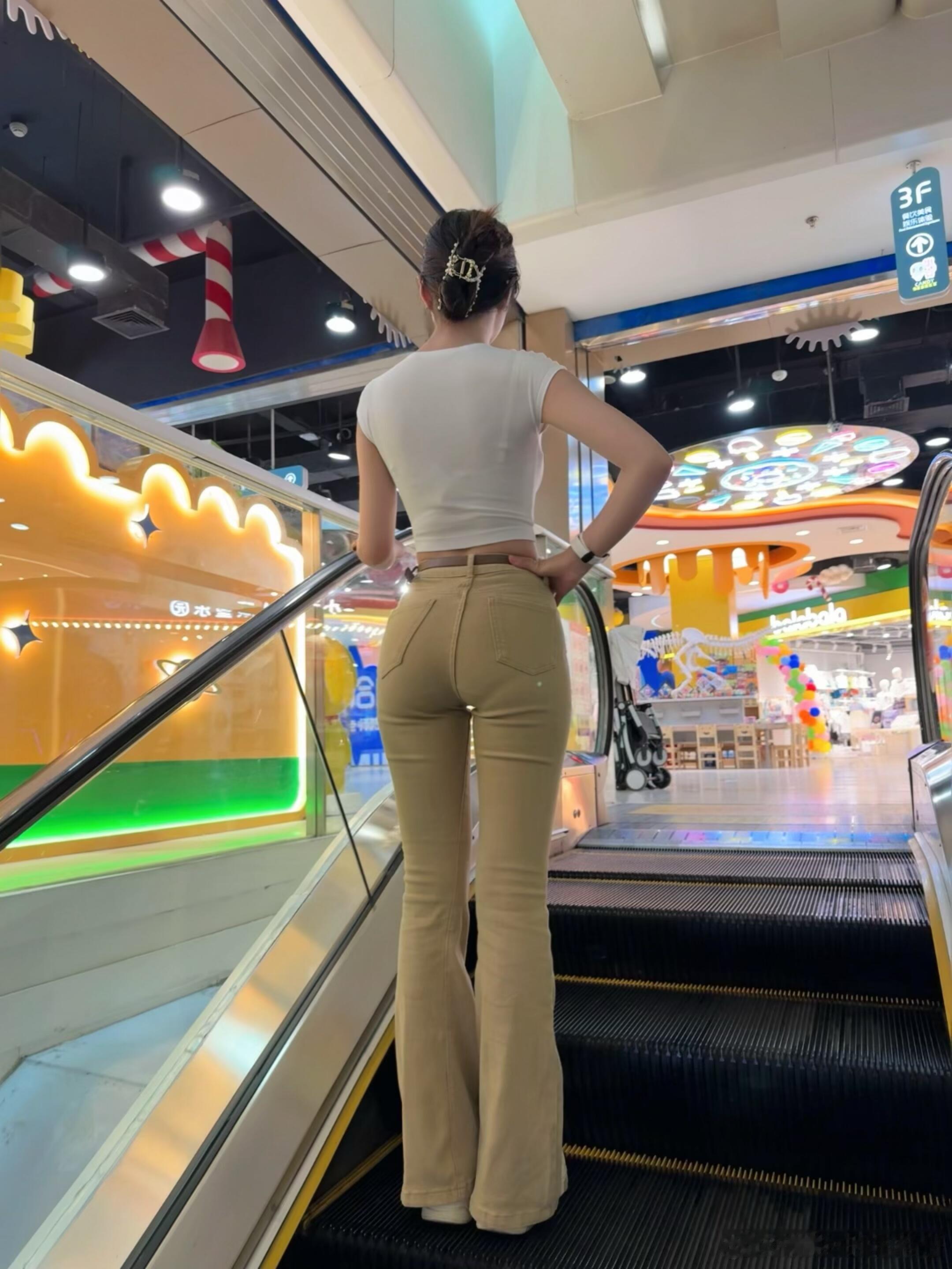 街拍小姐姐穿搭​​​