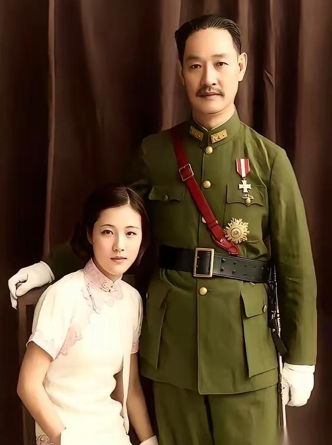 1936年，54岁程潜英俊帅气显年轻，身穿国民党军官服装威武。这张照片，是程