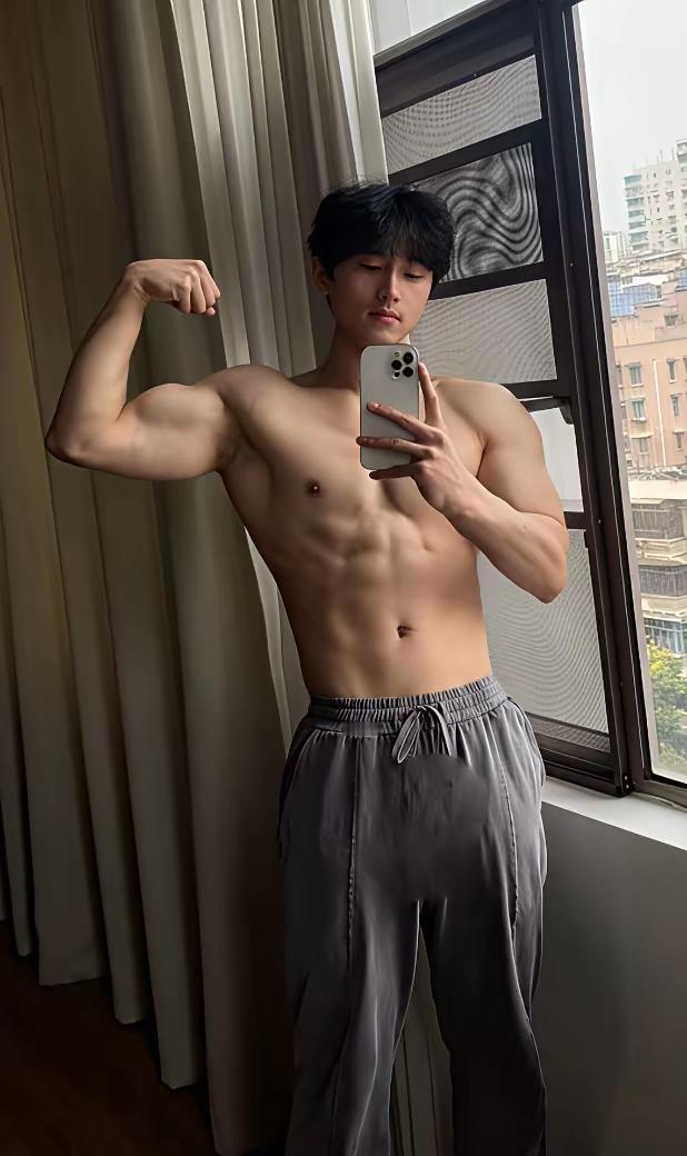 晒图笔记大赛傍晚的时候最危险，光线温柔，空气刚刚好。咱们走在街上，遇见那些刚结束