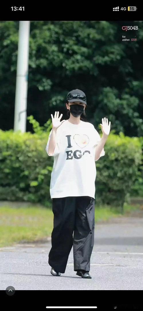 虞书欣和赵露思现在的差距也是越来越大了