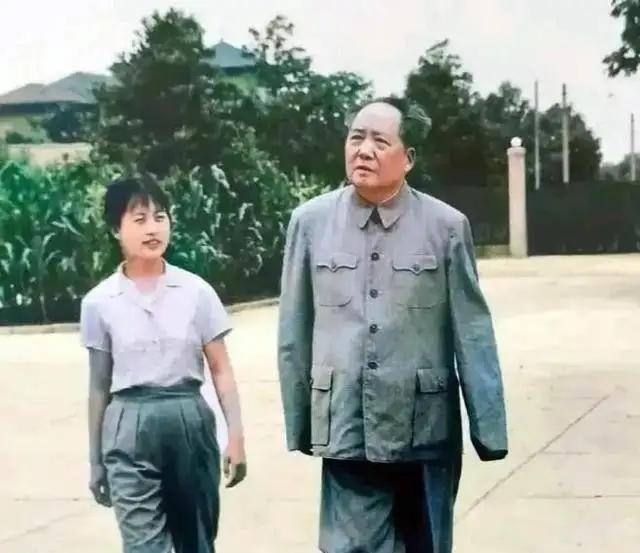 1962年，印战期间，毛主席正在听中印战争的战报，谁料，突然听到印度派出“杰特联