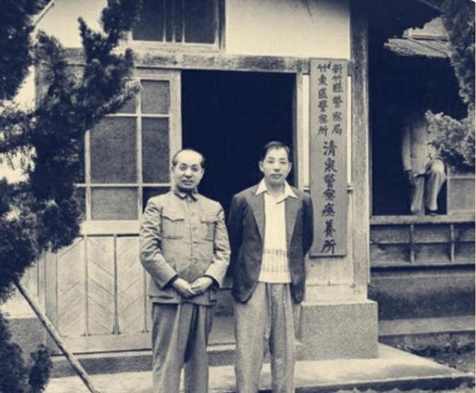 1962年，看管张学良25年之久的刘乙光调离。在饯别宴上，张学良当着蒋经国的面，