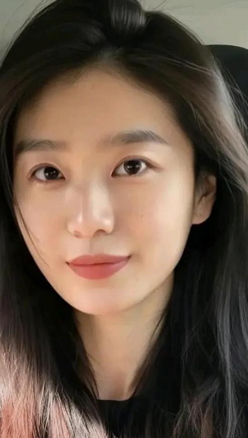 我有个同事38岁了，至今未婚，她说自己原生家庭不幸，来自农村。她娓娓道来