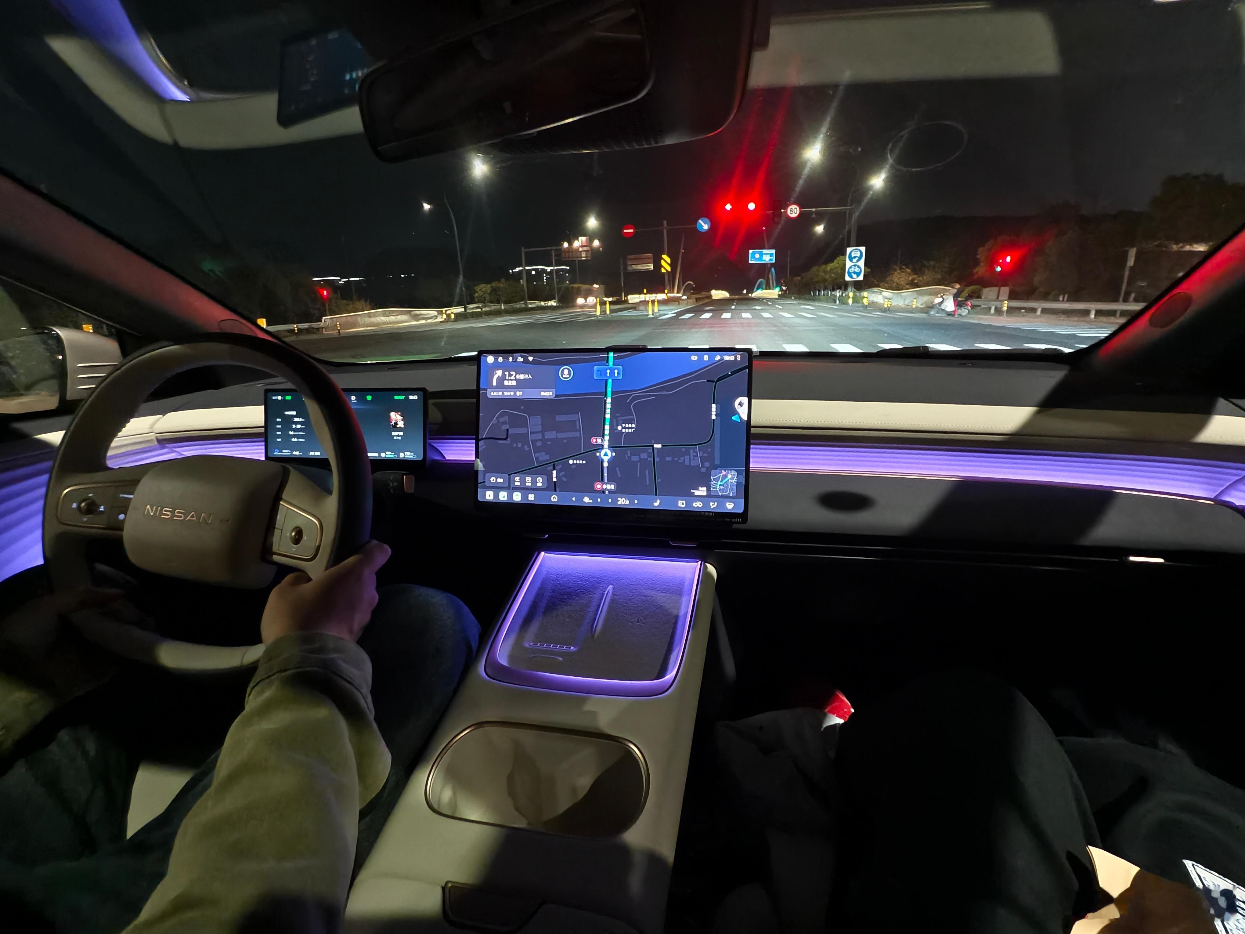 谁懂啊，开着东风日产n6夜游，车内这个灯光氛围也太有感觉了吧我和汽车的日常