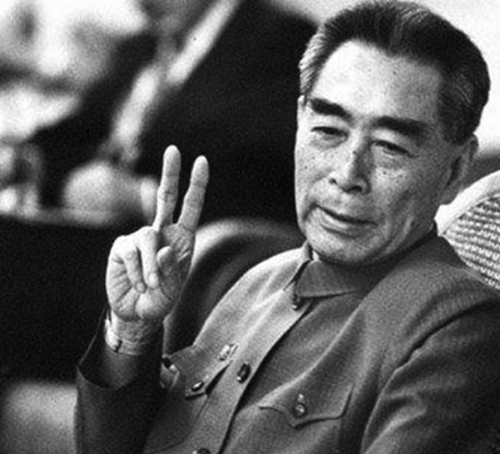 周总理的工作非常忙，经常忙得没时间吃饭，连邓颖超都没办法，但是，这个问题后来被一