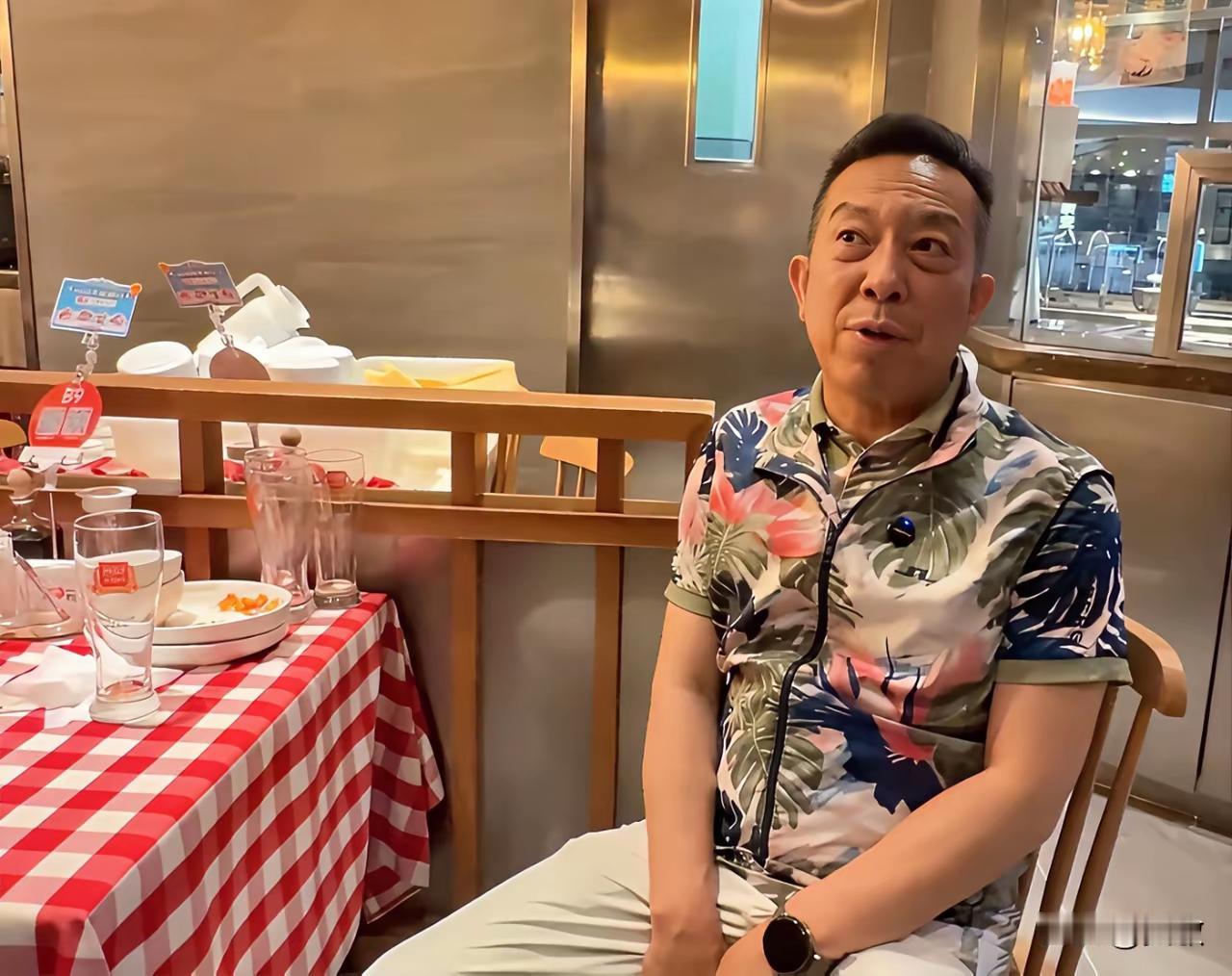 西贝换人了根据查询，西贝在近期发布了多个重要岗位的招聘，包括法务主管、品牌传播