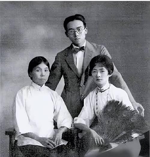 1903年，梁启超与陪嫁丫鬟发生了关系，完事后，却说她就是个伺候人的命，将来让娃