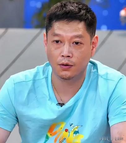 教练邱贻可最新的采访里，谈及了在印度打比赛那会，吃饭条件是真不行，当时他就在房