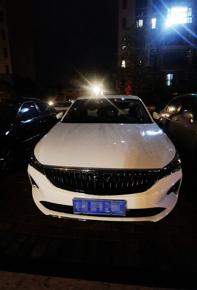 四代帝豪旗舰开了七百多公里，没跑过高速，都是跑的国道乡道村道，现在油耗8个，在