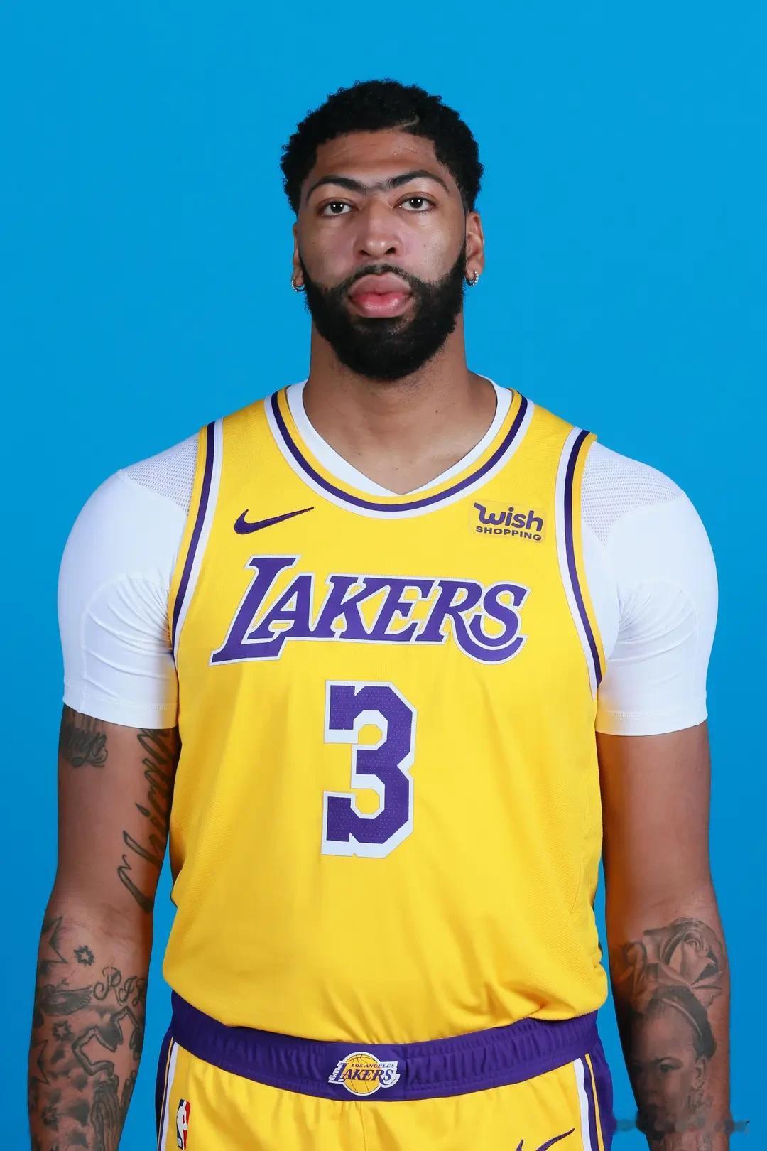 戴维斯是怎样一个神奇的存在？安东尼·戴维斯（浓眉哥/AD）——NBA里那