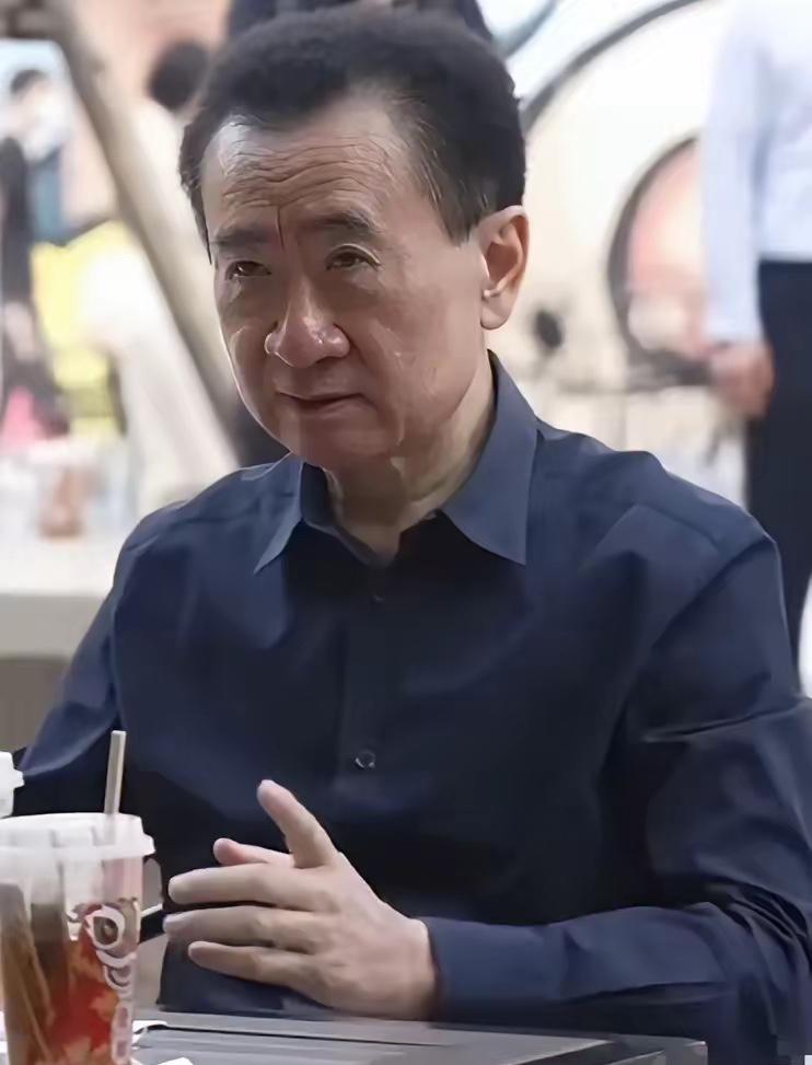 王思聪王健林，彻底告别了！3月27日，王健林和王思聪父子俩突然冲上热搜，这次都