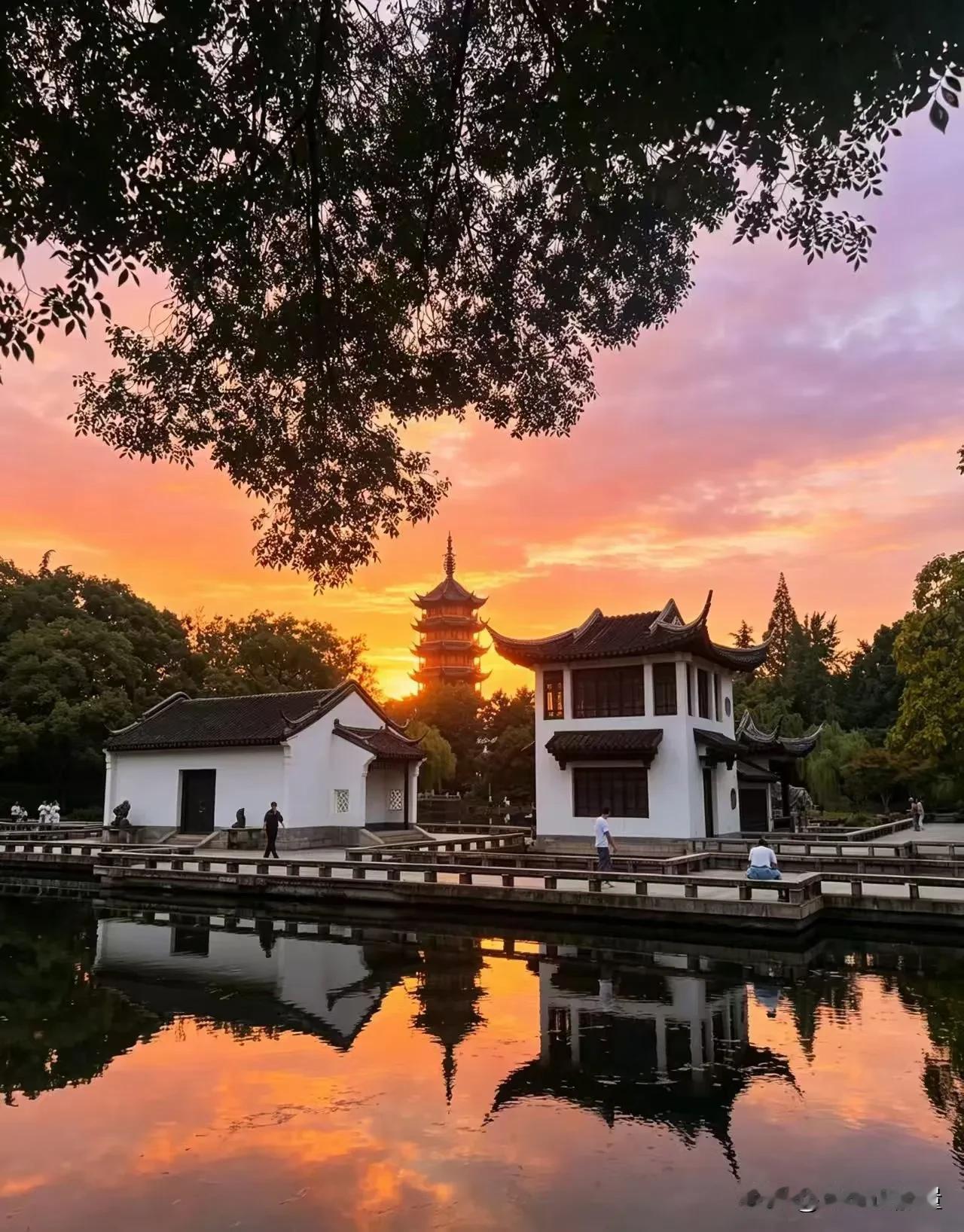 一位生理学家说：“如果你是一个性欲旺盛并且痴迷美食的人，那么你大概率拥有着远超常
