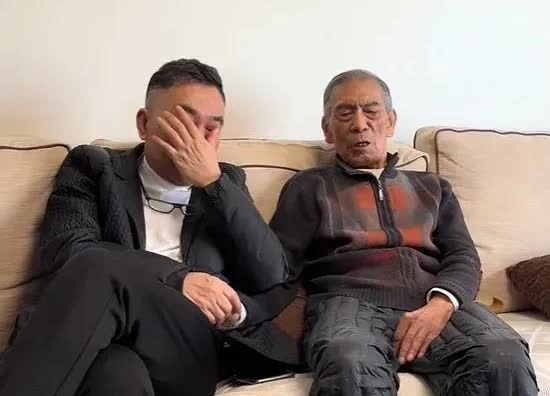 会不会有这么一种可能，杨老师直接当大师哥？杨毅老师在5月18号正式拜入侯门后