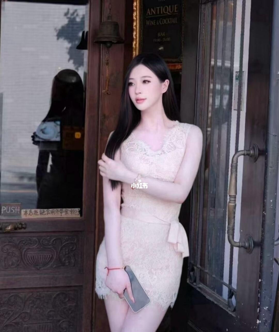 冷白皮一枚在相机里显得更白了
