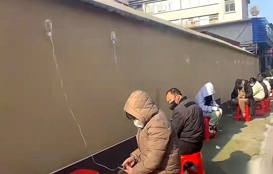 把华佗、张仲景这种神医老祖宗，直接空投到现在的浙江街头。我敢打赌，不出三天，他