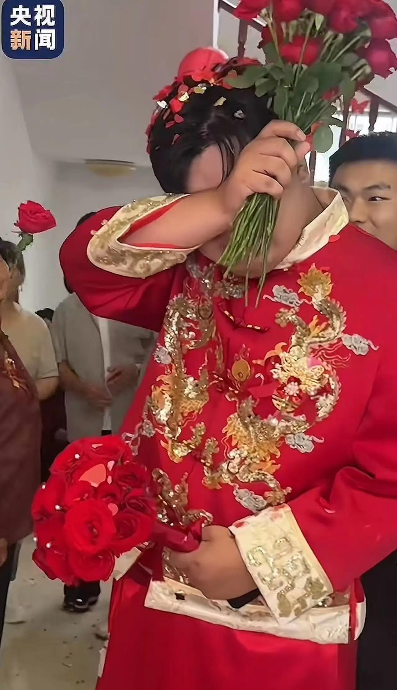 “这个丈母娘，火到央视新闻”江苏连云港，新郎上门接亲，想过被堵门刁难，但女方家的