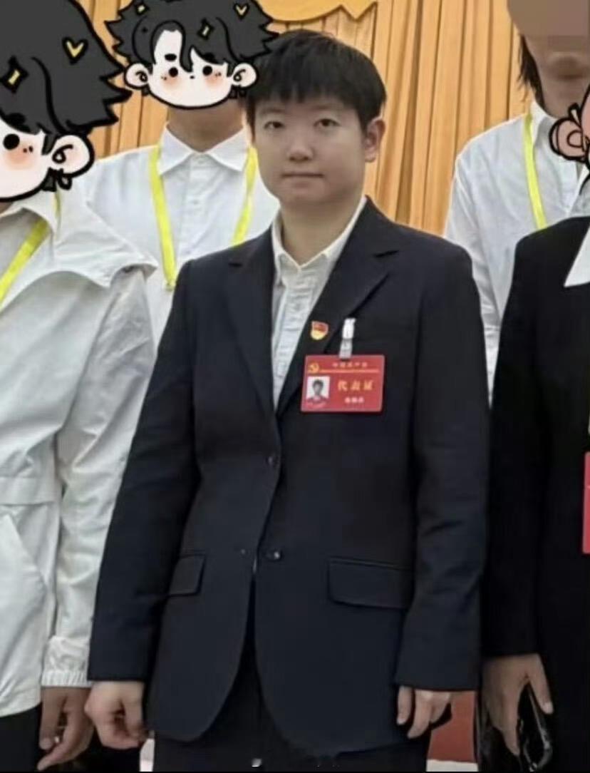 孙颖莎黑西装正脸照孙颖莎黑西装正面照孙颖莎黑西装正脸照片来了！