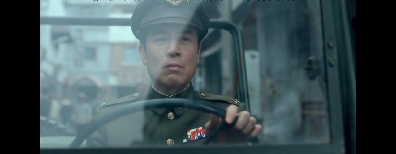 顶级编剧绝不会告诉你，他们最怕的不是审查，而是“合理犯蠢”。你看《沉默的荣耀》