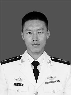 27岁血染长空！海军烈士粘金鑫，用生命护住万家灯火粘金鑫（1992年7月-