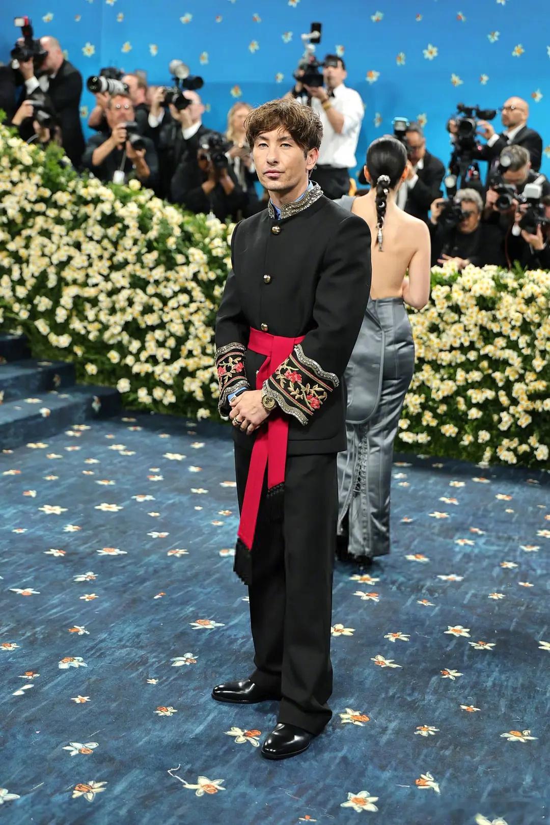 MetGala对着这张图笑了三分钟​​​