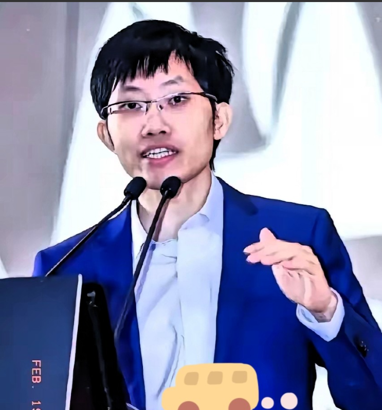 一觉醒来，中国和全世界都沉默了，万万没想到，梁文锋又一次刷新了世界记录。​