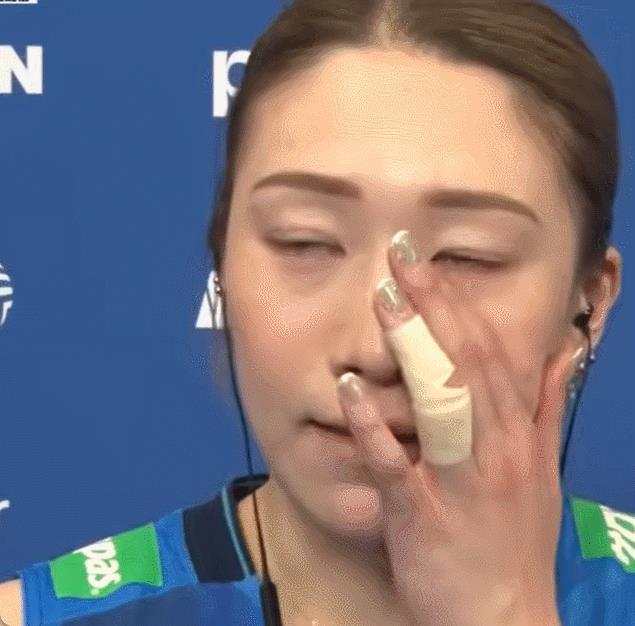 原来日本女排也哭成了泪人啊！昨晚上铜牌战赛后，日本女排输给了主场作战的波兰女排，