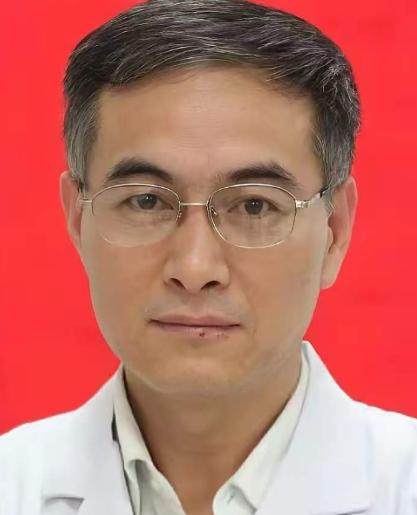 谁能共情一个底层农民工的绝望？工地意外出事，四根手指被机器绞断，为了保住手部功能
