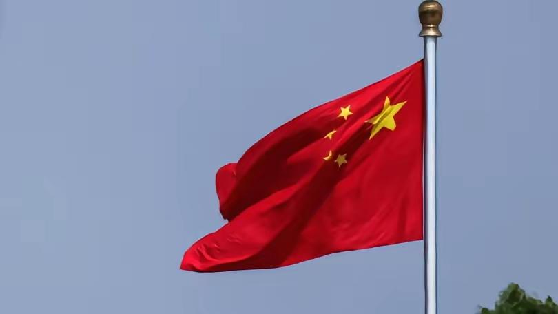 国际化，不是让外国人来钻中国法律的空子，不是让外国人来占中国女性的资源，不是让外