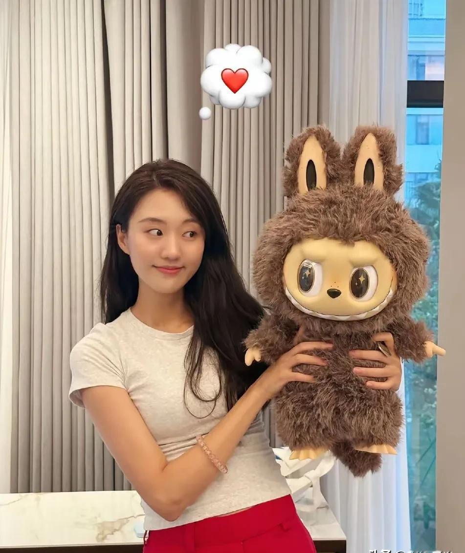 闫学晶一句话撕开伪装：穷就是你懒！你敢反驳吗？她放话农民别找工作，好好种地。