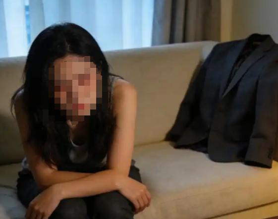 浙江宁波，已婚女子背着丈夫找了个情人，第一次就怀孕了，生下了情人的孩子说是老公的