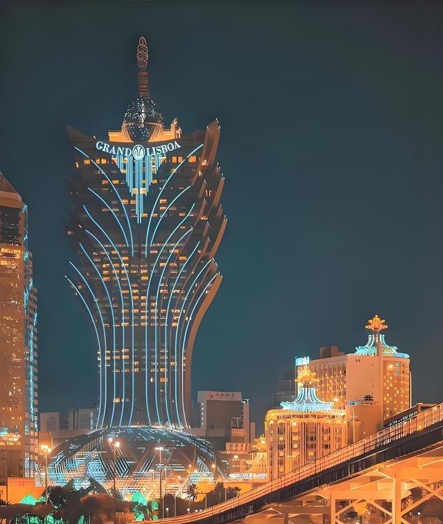 澳门之所以不闹腾，不闹独立，不闹分裂，不闹反共，甚至不闹亲台亲美，最重要的原因是