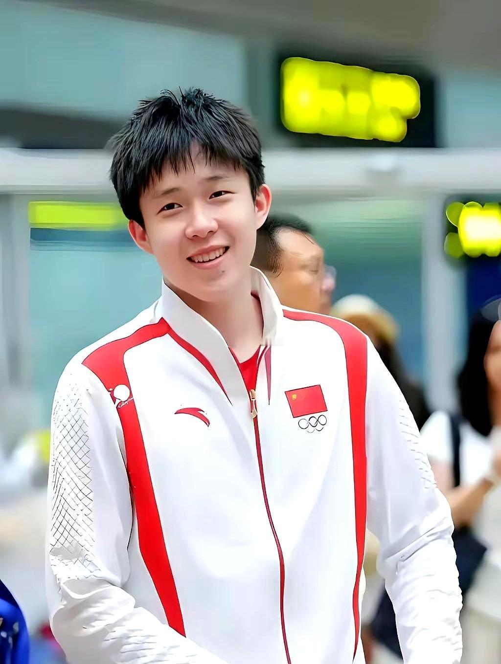 看到王楚钦最近的照片，我真是心里咯噔一下！这还是我们认识的那个阳光少年“大头”吗