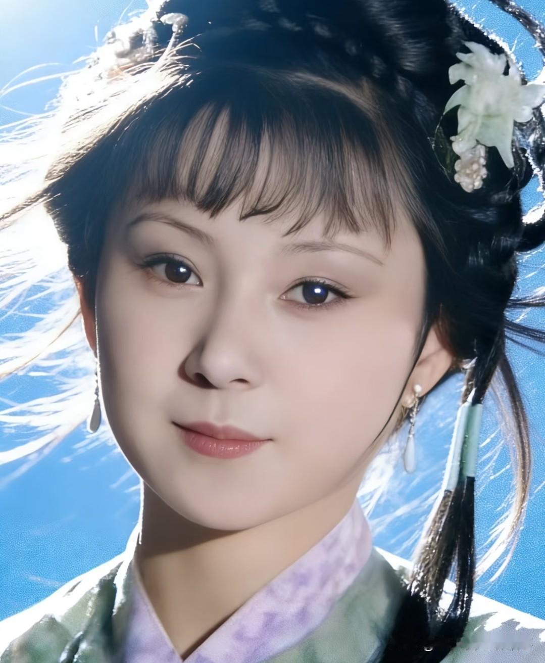 刷到网友问：晴雯绝色，她哥为啥不治好她卖掉，反倒看着她病死？答案藏满红楼的凉薄